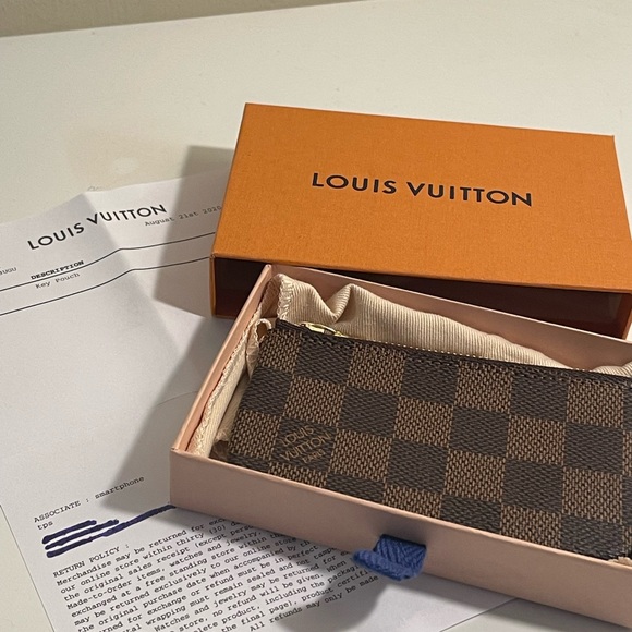 Louis Vuitton Key Pouch - Like New Condition - Picture 6 of 7